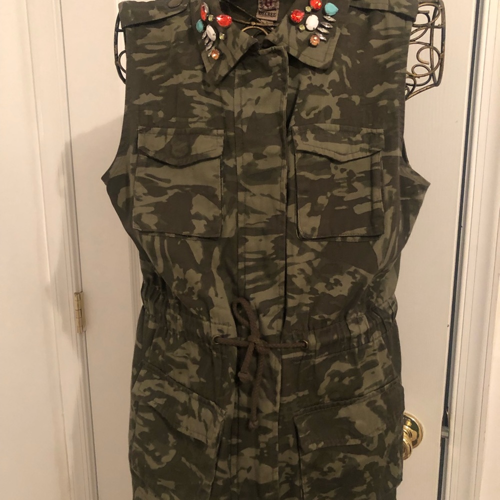 Army camouflage vest drawstring at waist jewel embellishments on collar pockets